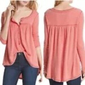 2/$30 We The Free By Free People Medium Red/Coral Kai Henley Top Hi Low